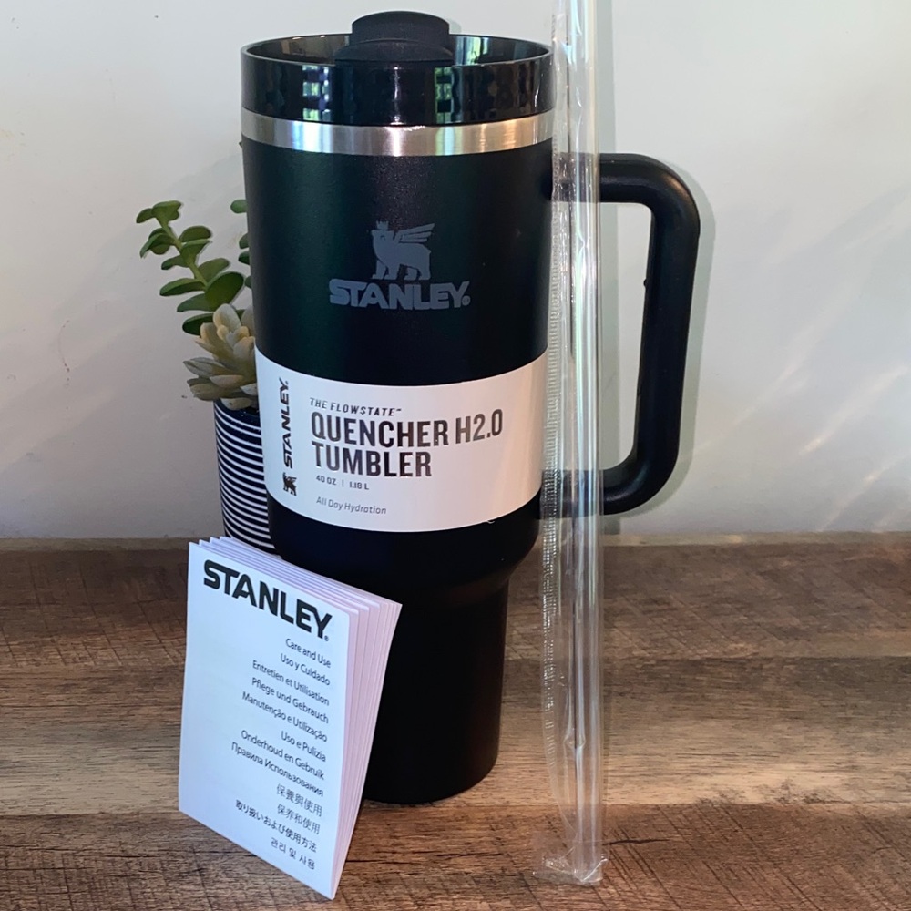 Stanley Black Quencher H2.0 FlowState Tumbler 40oz NWB - Picture 7 of 13